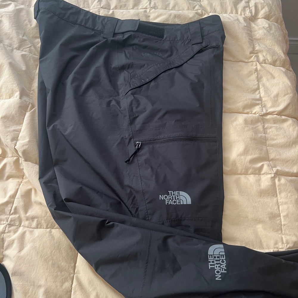 The North Face snow / ski pants (Size L)
